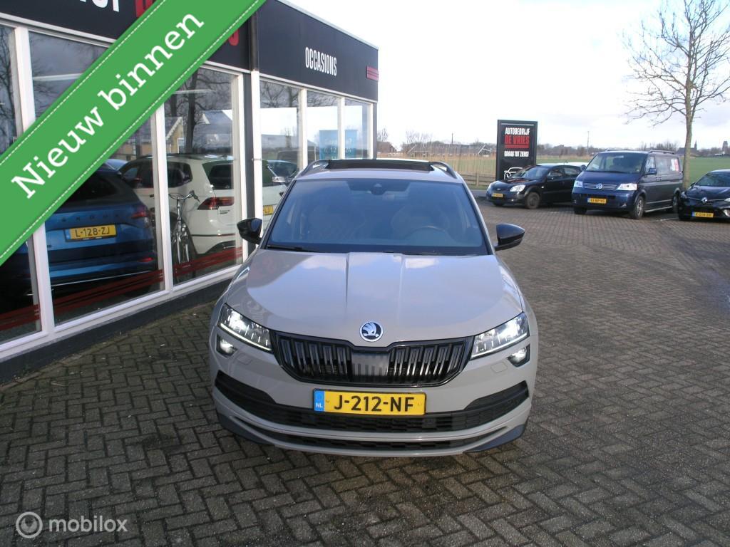 Škoda Karoq 1.5 TSI ACT Sportline Bsns Pano/Canton/ACC/Trekhaak 57241245-1.jpg | Autobedrijf De Vries